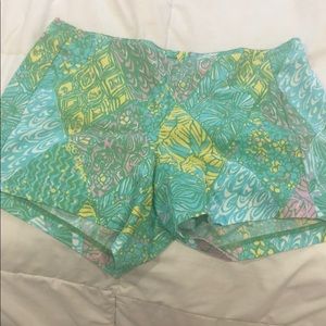 Lilly Pulitzer size 10 green shorts